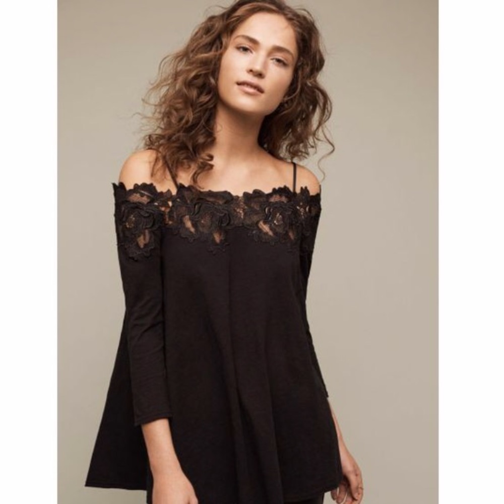 Anthropologie Meadow Rue Lace shoulder top XS